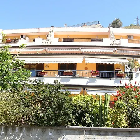 Mit Terrasse By Interhome